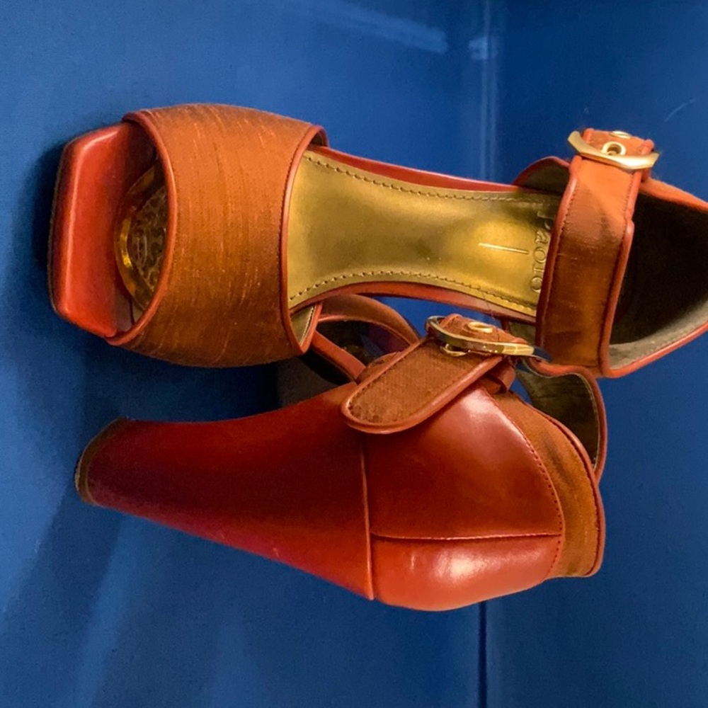 Shoes - Picture 2 of 3